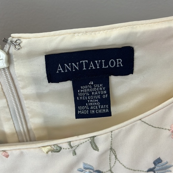 Ann Taylor flower dress - Picture 3 of 5